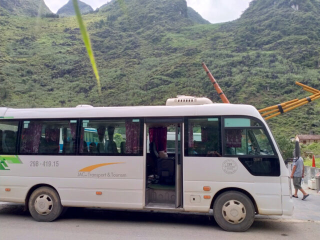 Hàng ghế sau rộng rãi của xe ô tô Hyundai County 29 chỗ