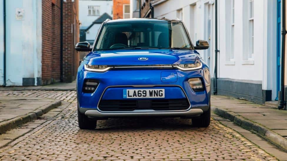 Góc chụp phía sau của Kia Soul EV nổi bật