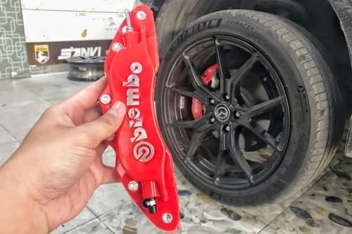 Ốp phanh Brembo Vinfast Fadil