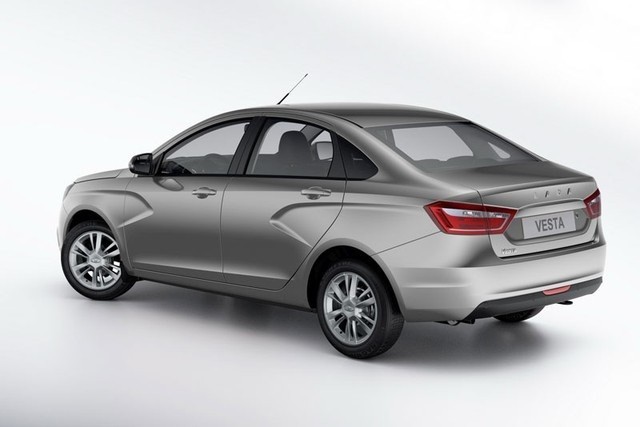 Cần số và khu vực điều khiển trung tâm của xe ô tô Lada Vesta, thể hiện sự đơn giản và thực dụng