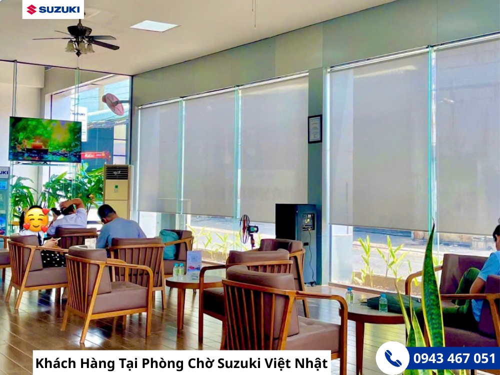 Đậu xe trên mặt phẳng và kéo phanh tay trước khi tháo ốc bánh xe ô tô