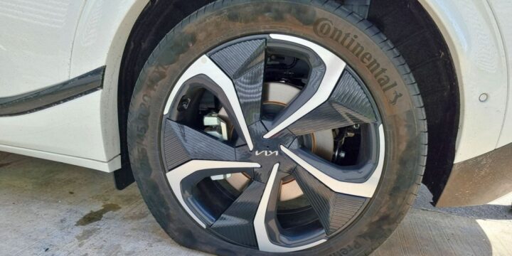 230125 kia ev6 flat tyre 1140x570 16755612944221408767447