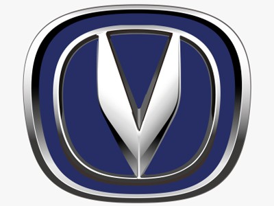 Logo xe Changan với tên thương hiệu màu xanh, biểu tượng cho sự sang trọng và lịch sử phát triển