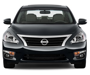 Dòng xe Nissan màu đen sang trọng, đại diện cho kiểu dáng thanh lịch và vận hành ổn định