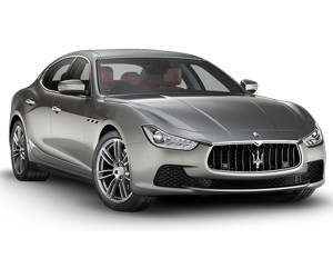 Mẫu xe Maserati Quattroporte màu xanh đậm, thể hiện sự sang trọng, hiệu suất và thiết kế đẳng cấp