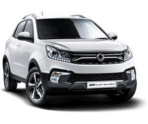 Mẫu xe SsangYong Korando màu trắng, đại diện cho dòng SUV Hàn Quốc với thiết kế hiện đại
