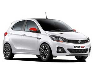 Mẫu xe Tata Nexon màu xanh dương, đại diện cho thiết kế hiện đại và sự phát triển của xe Ấn Độ