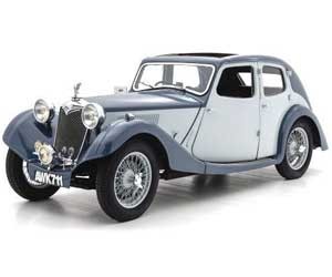 Mẫu xe Riley RMA màu đen cổ điển, minh họa cho xe hơi Anh với thiết kế sang trọng