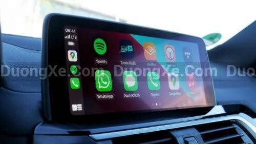 iPhone hiển thị màn hình cài đặt Bluetooth sẵn sàng ghép nối để kết nối Apple CarPlay không dây