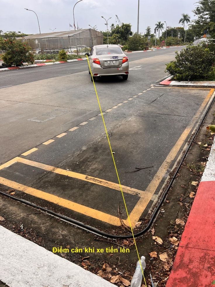 Di chuyển xe vào vị trí đỗ ghép ngang