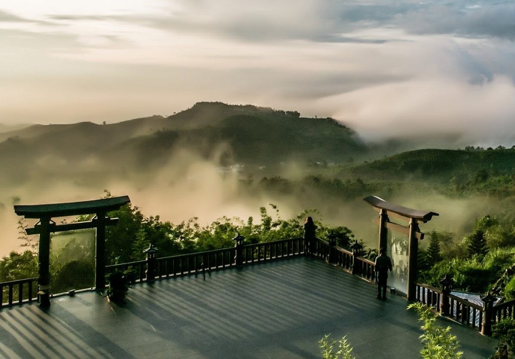 Kiến trúc độc đáo của chùa Linh Quy Pháp Ấn, khám phá dễ dàng khi thuê xe ô tô du lịch Bảo Lộc