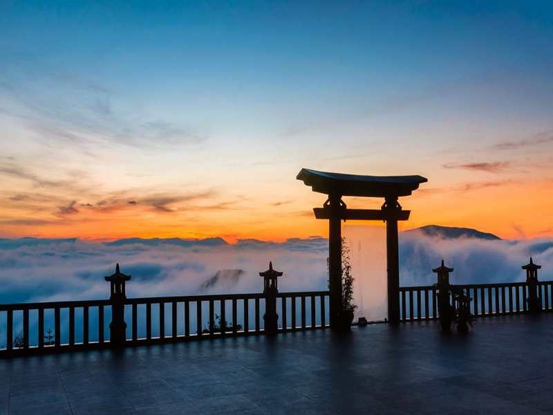 Cổng trời chùa Linh Quy Pháp Ấn, cảnh đẹp mê hồn dễ dàng ghé thăm khi thuê xe ô tô du lịch Bảo Lộc