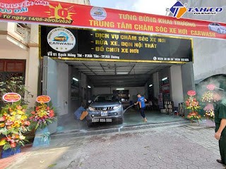 Nhân viên rửa xe chuyên nghiệp