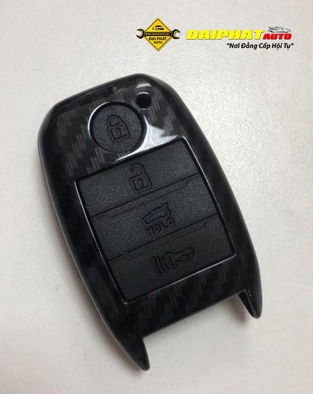 Chi tiết bao da bọc chìa khoá xe ô tô Kia carbon, nút bấm rõ ràng