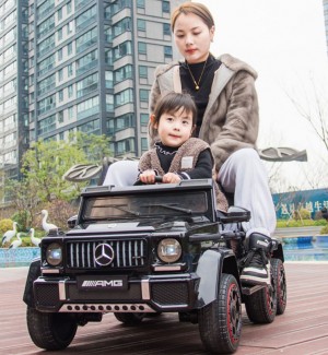 Xe ô tô điện trẻ em mô phỏng Mercedes G63, một thiết kế xe SUV cỡ lớn thường có cấu hình xe ô tô 4 chỗ ngồi tiện lợi