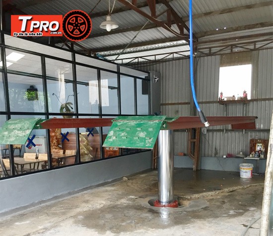 cầu nâng 1 trụ lắp đặt bàn nổi