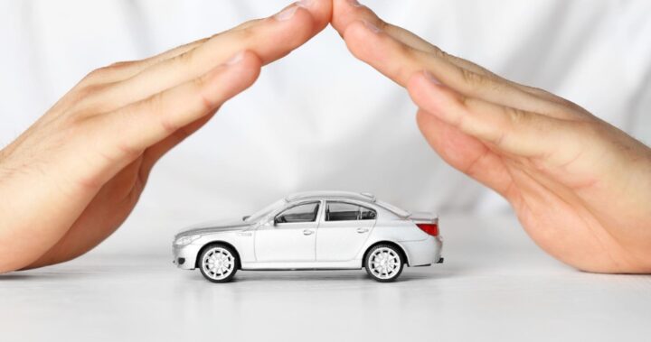 Chi phí cố định cho xe ô tô bao gồm lệ phí đăng kiểm và bảo trì đường bộ