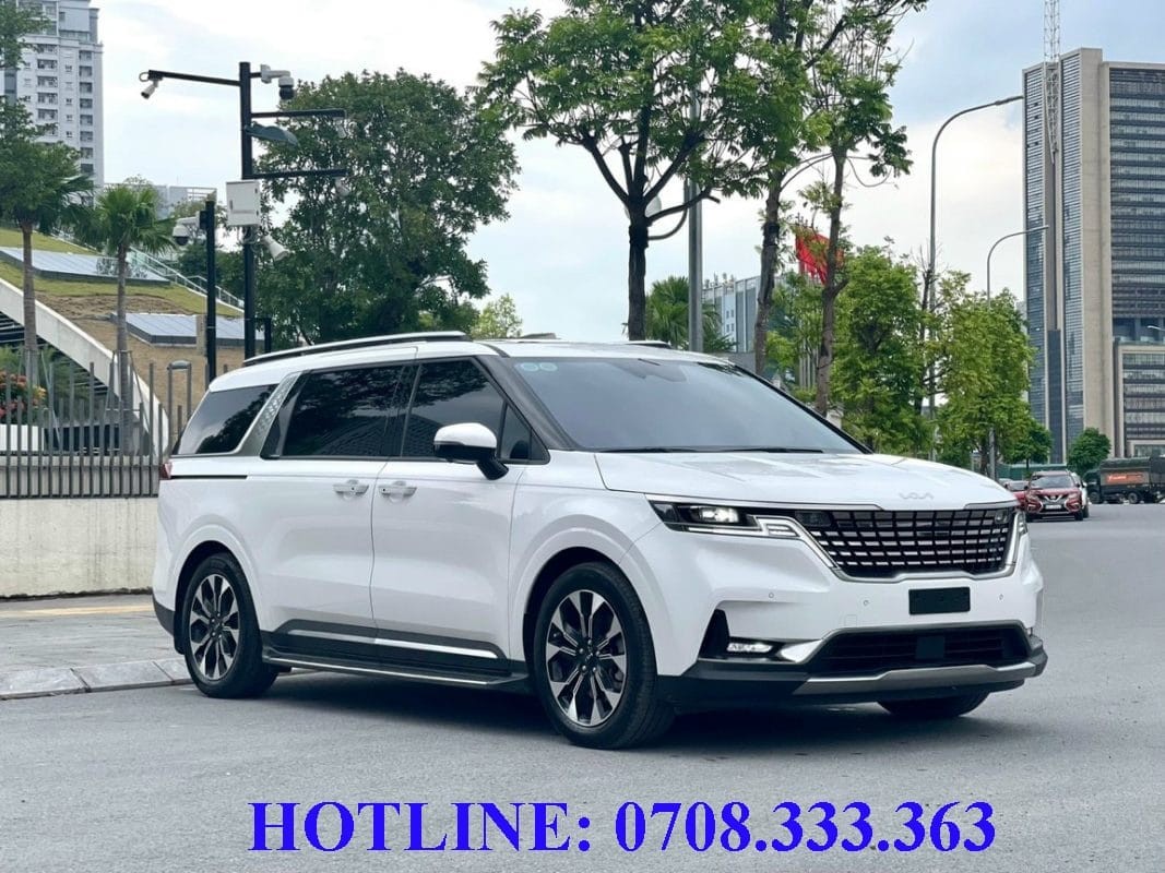 Xe ô tô cho thuê tại Gò Vấp di chuyển trên các tuyến đường trọng điểm