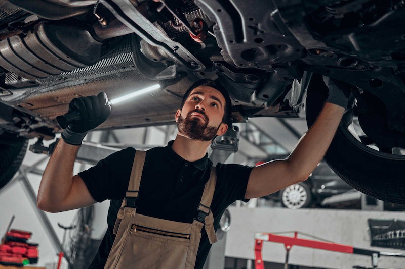 Phủ gầm xe ô tô giúp khu vực gầm sạch sẽ, dễ dàng vệ sinh và bảo dưỡng