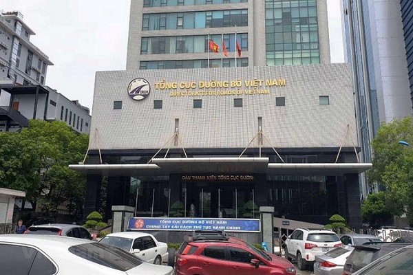 Quy trình đổi bằng lái xe ô tô ở Hà Nội bao gồm việc nộp hồ sơ tại cơ quan chức năng như Cục Đường bộ Việt Nam