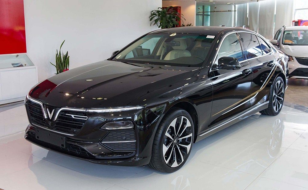 Trải nghiệm thực tế xe VinFast tại showroom và đại lý
