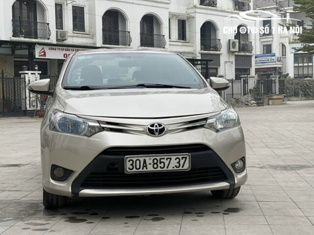 Đầu xe ô tô Vios cũ 2015 màu vàng cát