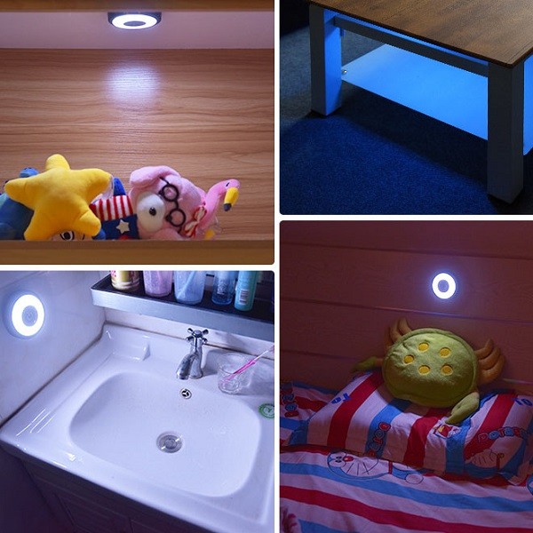 Đèn LED trần xe ô tô đang được sạc pin qua cổng USB, thể hiện sự tiện lợi trong việc cấp nguồn