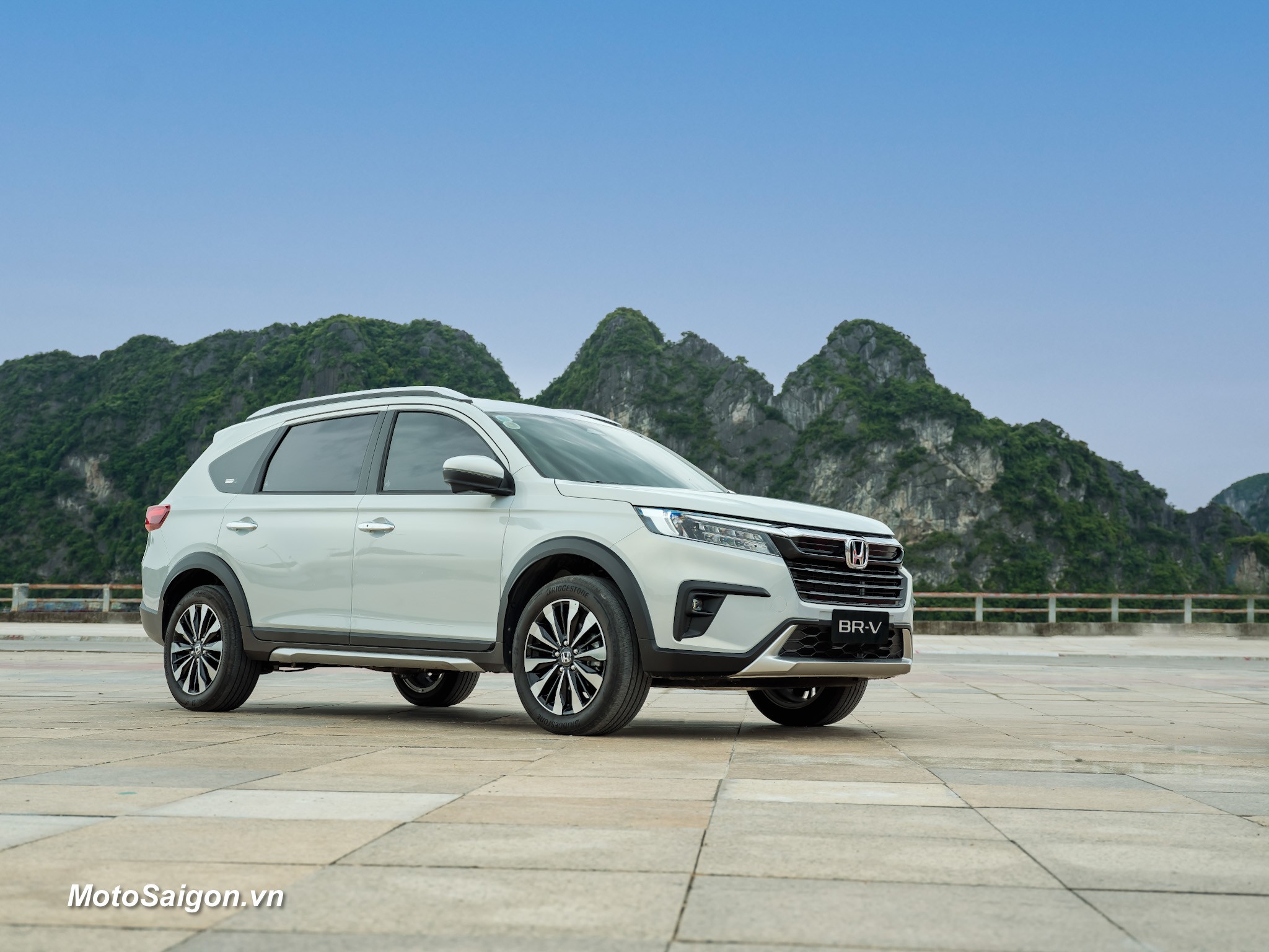 Honda CR-V hoàn toàn mới, mẫu SUV cao cấp với công nghệ Honda SENSING
