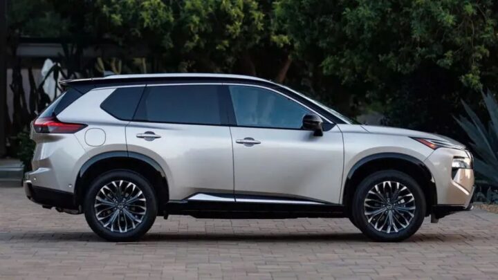 Hình ảnh minh họa giá xe ô tô Nissan nhập khẩu và quyết định hoãn tăng giá