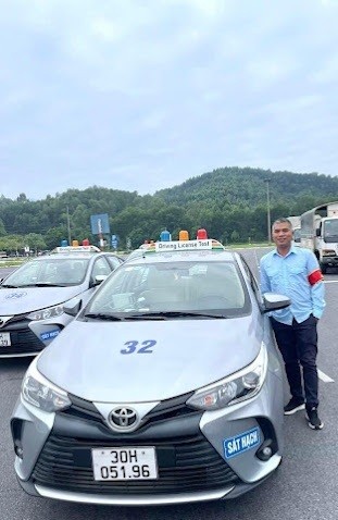 Người học lái xe ô tô tự tin sau quá trình tự học lý thuyết và thực hành cơ bản
