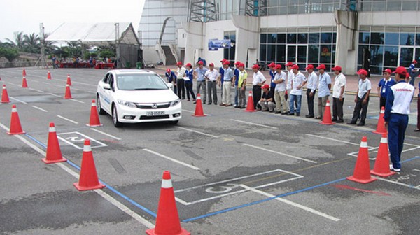Giáo viên hướng dẫn thực hành học lái xe ô tô quận Thanh Xuân, kinh nghiệm lâu năm