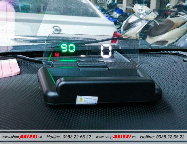 Thiết bị hiển thị tốc độ HUD cảnh báo an toàn trên kính lái xe Honda CRV