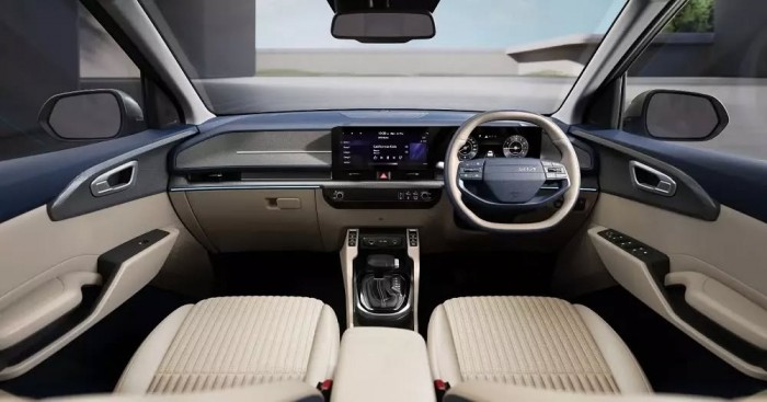 Bảng điều khiển hiện đại của Kia Carens Clavis tích hợp ADAS cấp độ 2, nâng cao an toàn cho xe đa dụng
