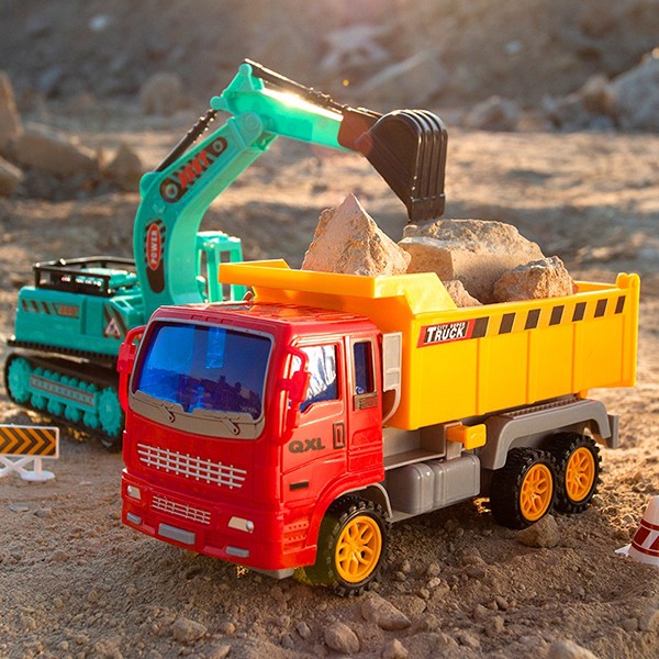 Xe ô tô đồ chơi loại lớn với các khớp nối linh hoạt