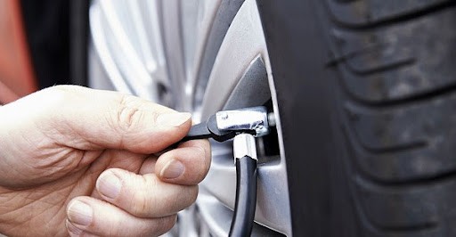 máy bơm xe ô tô 12v mini tiện lợi giúp kiểm tra và duy trì áp suất lốp