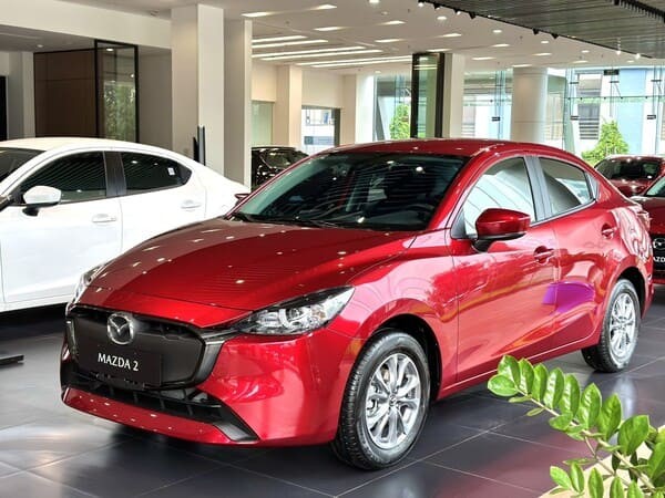 Thiết kế KODO tinh tế của Mazda 2, tương đồng với vẻ ngoài sang trọng của dòng xe ô tô 7 chỗ Mazda CX-8.