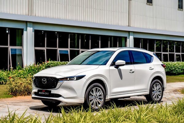 Mazda CX-5, mẫu SUV 5 chỗ gầm cao, là bước đệm hoàn hảo trước khi khám phá xe ô tô 7 chỗ Mazda CX-8.