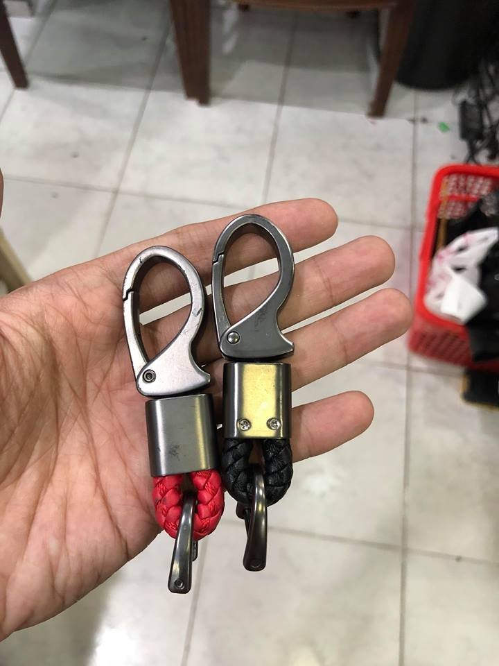 Móc chìa khoá xe ô tô cao cấp, đi kèm bọc chìa khoá