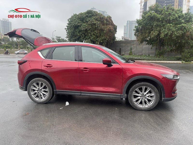 Thân xe ô tô CX5 cũ với thiết kế Kodo tinh tế và vành hợp kim