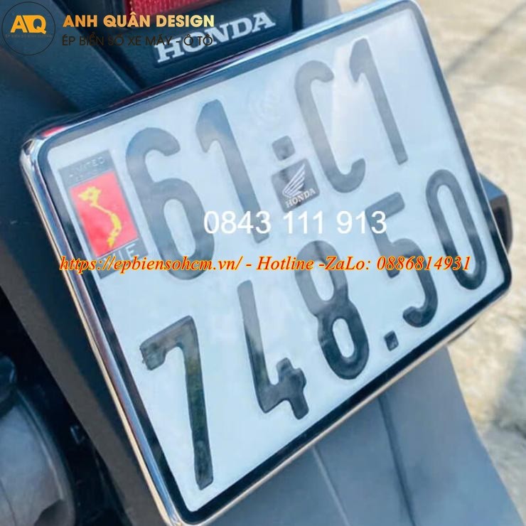 Biển số xe máy trong khung châu Âu chống nước, bền đẹp theo thời gian.