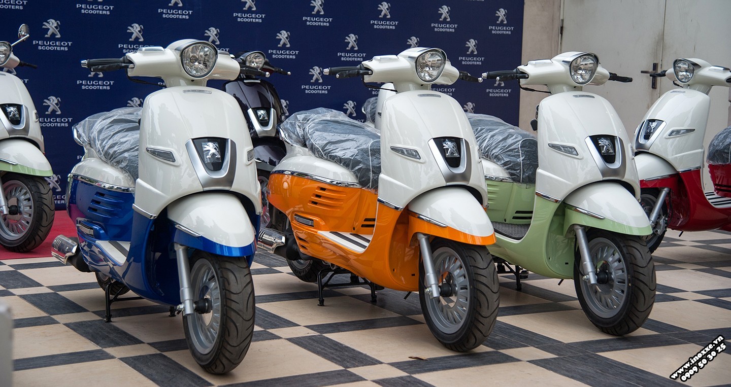 Các phiên bản màu sắc nổi bật của Peugeot Django 125, thể hiện sự đa dạng lựa chọn