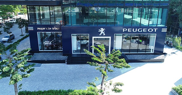 Showroom của hãng xe ô tô Peugeot Phạm Văn Đồng với kiến trúc hiện đại tại Hà Nội