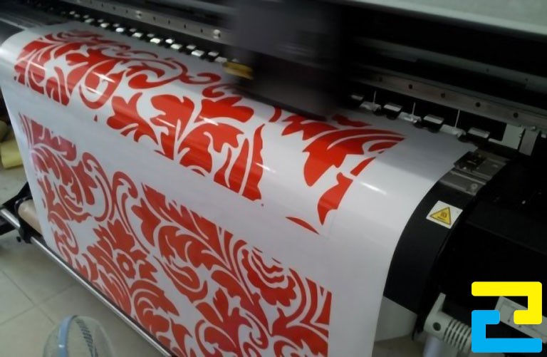 Quy trình in decal tem xe ô tô hoàn chỉnh từ in đến gia công và kiểm tra chất lượng