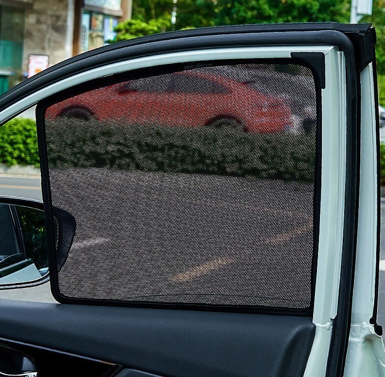 Hình ảnh rèm che nắng nam châm thiết kế riêng cho xe ô tô Mitsubishi Attrage