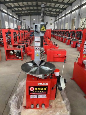 Máy ra vào lốp xe ô tô Romar RM-890 chất lượng cao