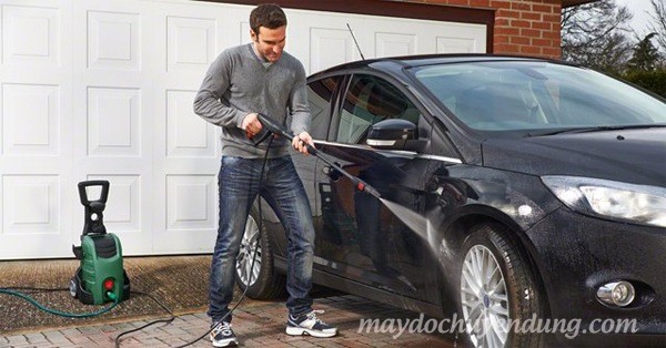 Hình ảnh máy rửa xe ô tô Bosch UniversalAquatak được sản xuất tại Đức