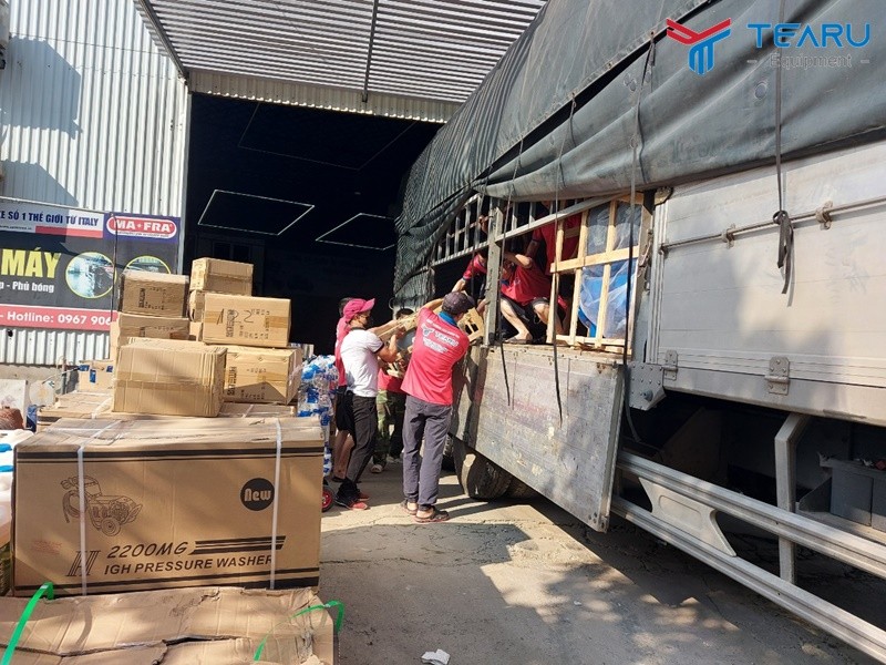Giá máy hơi rửa xe ô tô phụ thuộc vào thương hiệu và công suất