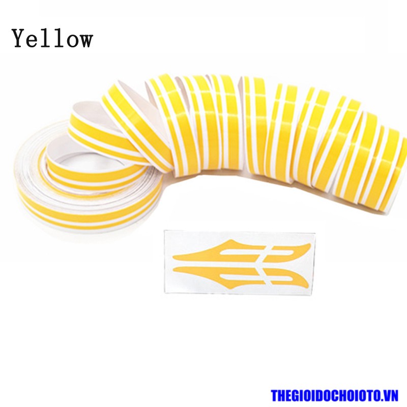 Một cuộn chỉ trang trí decal màu xanh dương trên nền xe