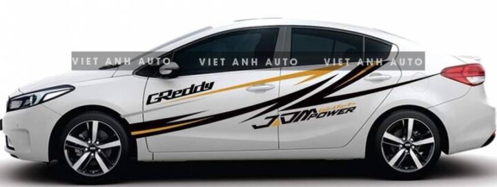 Xe ô tô độ tem xe đẹp với họa tiết hình học năng động