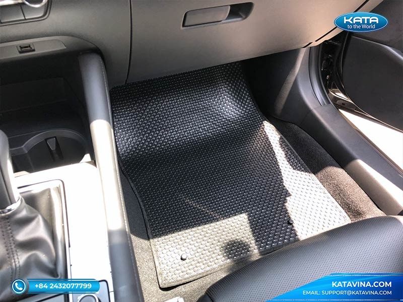 Thảm lót sàn xe ô tô Mazda 3 KATA ôm khít khu vực ghế phụ, tăng cường cách âm nội thất